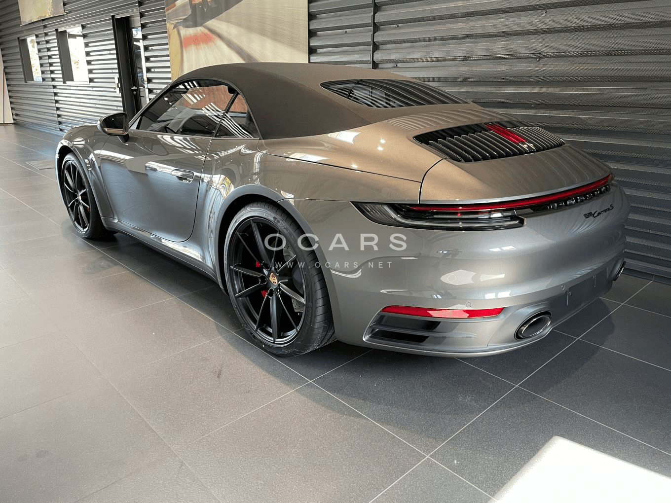 Porsche 911 Carrera S Cabrio 2