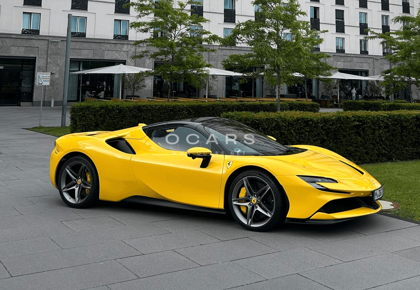 Ferrari SF90 Spider 1