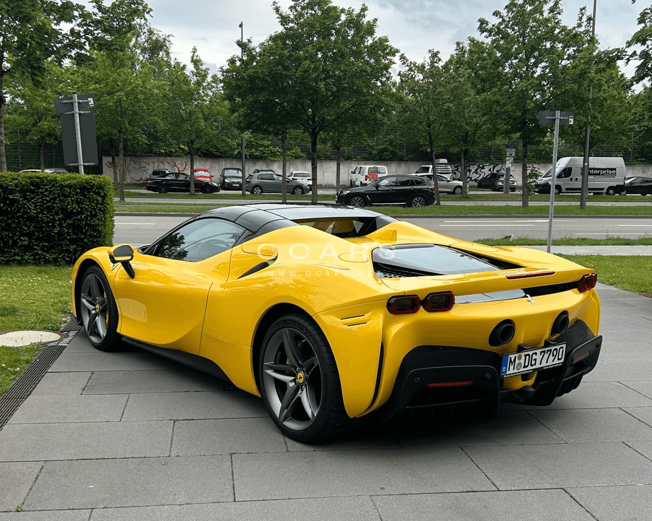 Ferrari SF90 Spider 2